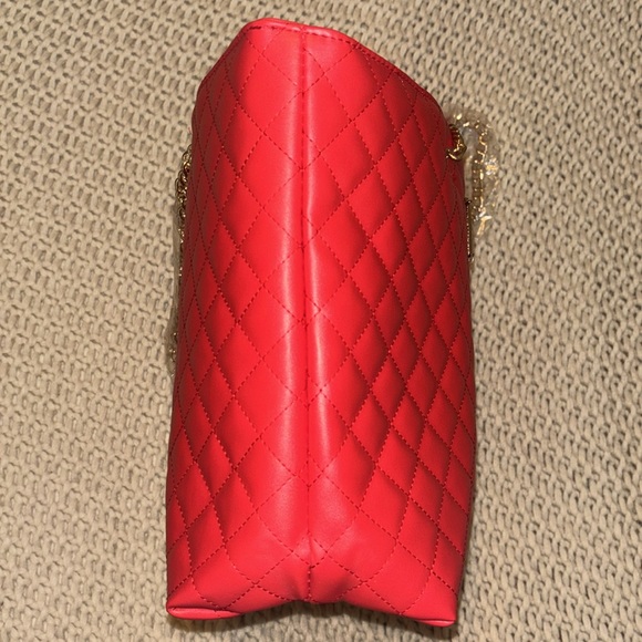 🆕 Badgley Mischka Red Quilted Chain Strap Bag - Vegan Leather - Picture 14 of 15